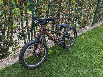 mtb bambina Cube Acid 160 ruote 16”