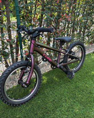 mtb bambina Cube Acid 160 ruote 16”