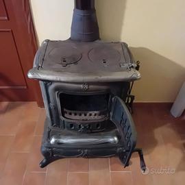 STUFA IN GHISA  A LEGNA PRIMI 900
