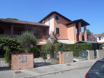 VILLA A SCHIERA A COMACCHIO