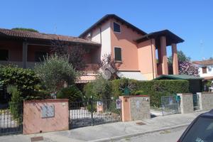 VILLA A SCHIERA A COMACCHIO