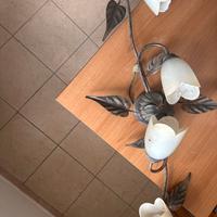 Lampadario a 4 lampade fiori e foglie