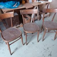 Tris sedie vintage in legno da restaurare 