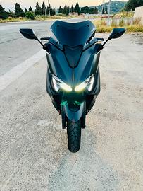 Yamaha T max 560