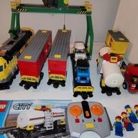 Lego treno cargo 7939 con un extra vagone