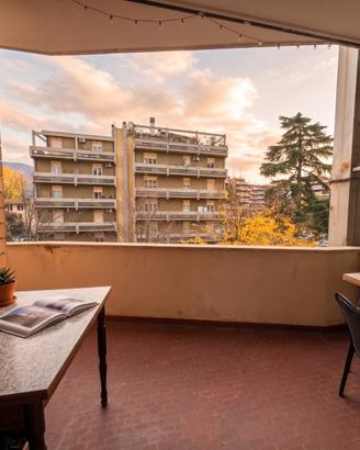 Appartamento di grandi dimensioni fronte ospedale