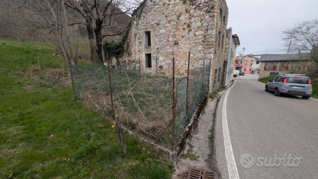 Rustico / Casale di 145 m² con 3 locali a Valdagno - Altro