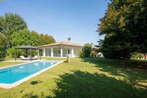 Villa di 412 m² con più di 5 locali e box auto dop