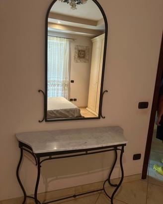 Console di ferro battuto e specchio marmo Carrara
