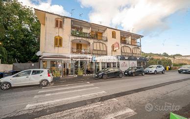 Trilocale oltre accessori a Granatari