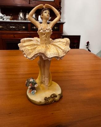 Ballerina in ceramica