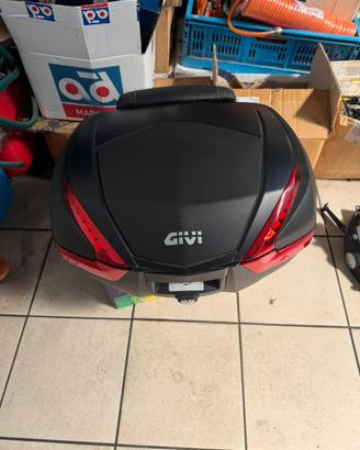 Bauletto givi + staffa per tmax500 08-11
