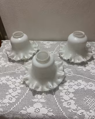 Tre ricambi in vetro di murano bianco opalino vint