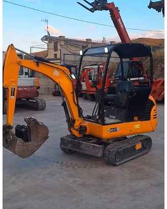 JCB 8017