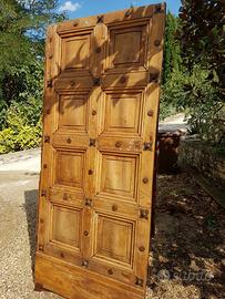 Portone in legno massello databile fine ‘700
