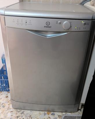 Lavastoviglie Indesit
