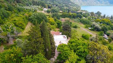 Rif.2 Castel Gandolfo Porzione Villa Bifamiliare