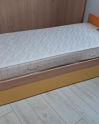Letto singolo  198x90 altezza 73cm.