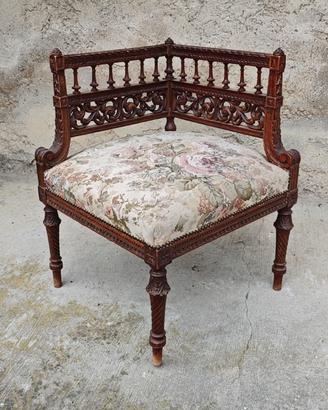 Poltroncina angolare XIX secolo
