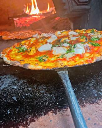 Pizzaiolo pizza romana
