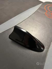 Pinna antenna auto