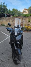 Yamaha XMAX 300 Tech MAX (2024) – 14.500 km 