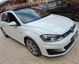 Volkswagen Golf - 2.0 TDI GTD PANO|