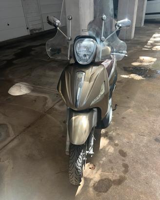 Beverly 300