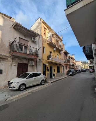 PALLAVICINO/CASTELFORTE: APPARTAMENTO 1° PIANO