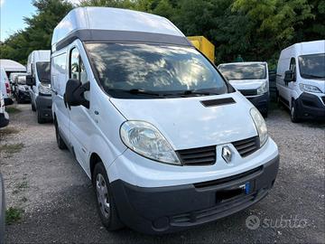 Renault trafic tetto alto diesel anno 2012
