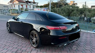 MERCEDES E COUPE