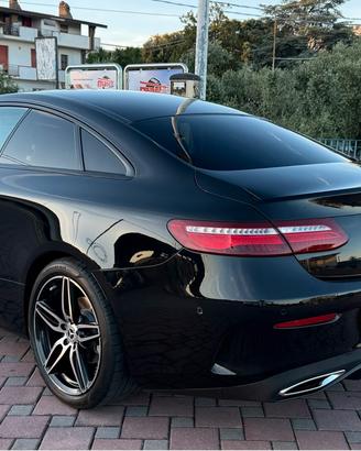 MERCEDES E COUPE