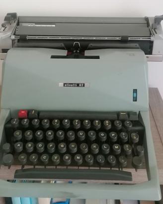 macchina da scrivere OLIVETTI LETTERA 82