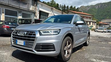 Audi Q5 2.0 TDI 150 CV Business