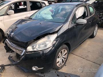 PEUGEOT 208 2014