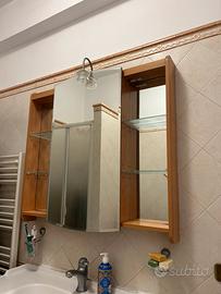 Specchio con luce, mensole interne ed esterne