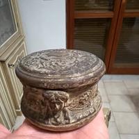 Porta oggetti antico