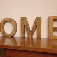 Home, quattro lettere alfabetiche vintage in legno