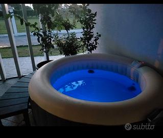 Idromassaggio gonfiabile spa riscaldata