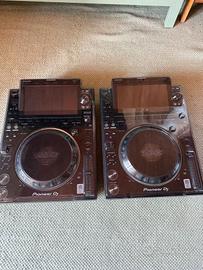 x2 Pioneer CDJ-3000