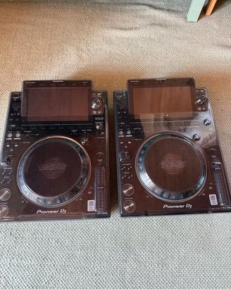 x2 Pioneer CDJ-3000