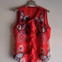 Blusa Desigual rossa con motivo a fiori