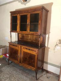 Credenza con vetrina