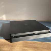 PlayStation 4 slim + controller e cavo di ricarica