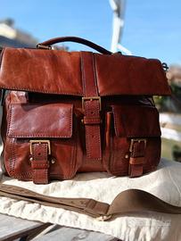 Borsa in pelle marrone multi tasche 