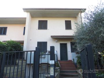 Villetta a schiera di testa