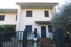 Villetta a schiera di testa