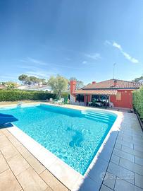 Albarella villa con piscina agosto e settembre