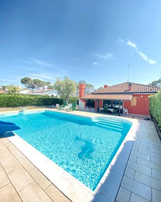 Albarella villa con piscina agosto e settembre