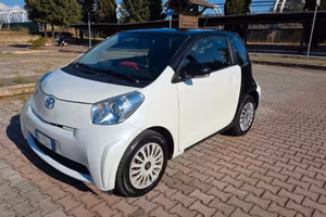 Toyota iQ 1.0 CVT Trend
